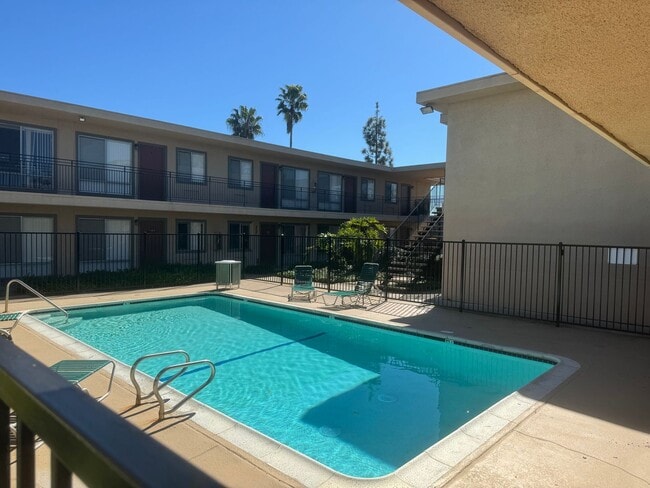 Building Photo - 7434 Mesa College Dr Unit 25