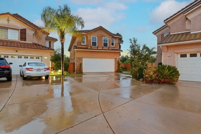 Photo - 125 Macademia Ln