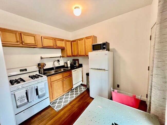 Photo - 1144 N Hudson Ave Unit 1144