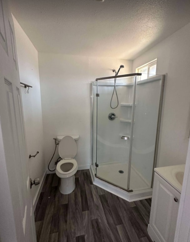Photo - 415 Iona Dr