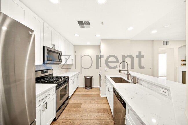 Photo - 13075 Pacific Promenade