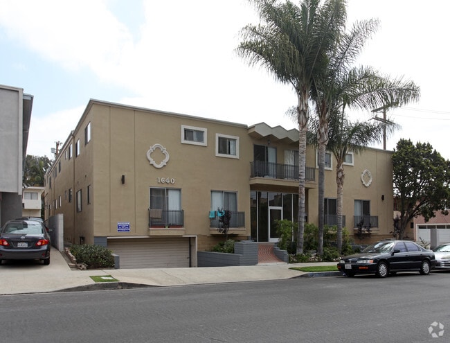 Photo - Lido Apartments - 1640 Barry