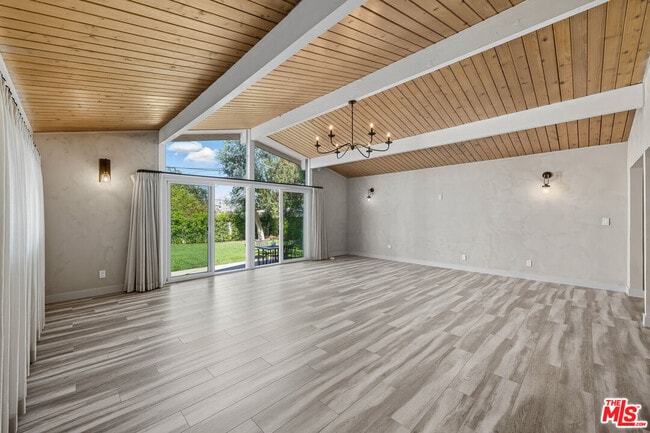 Photo - 19153 Bessemer St