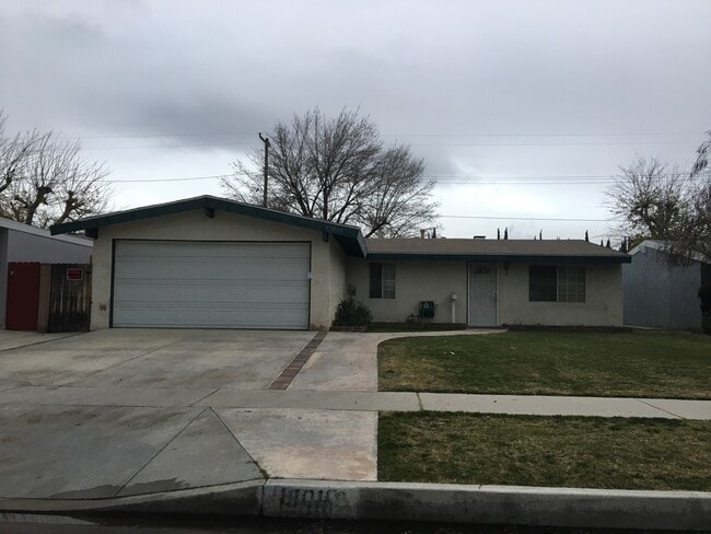 Building Photo - COMING SOON! Charming Single-Story 3-Bedro... Rental