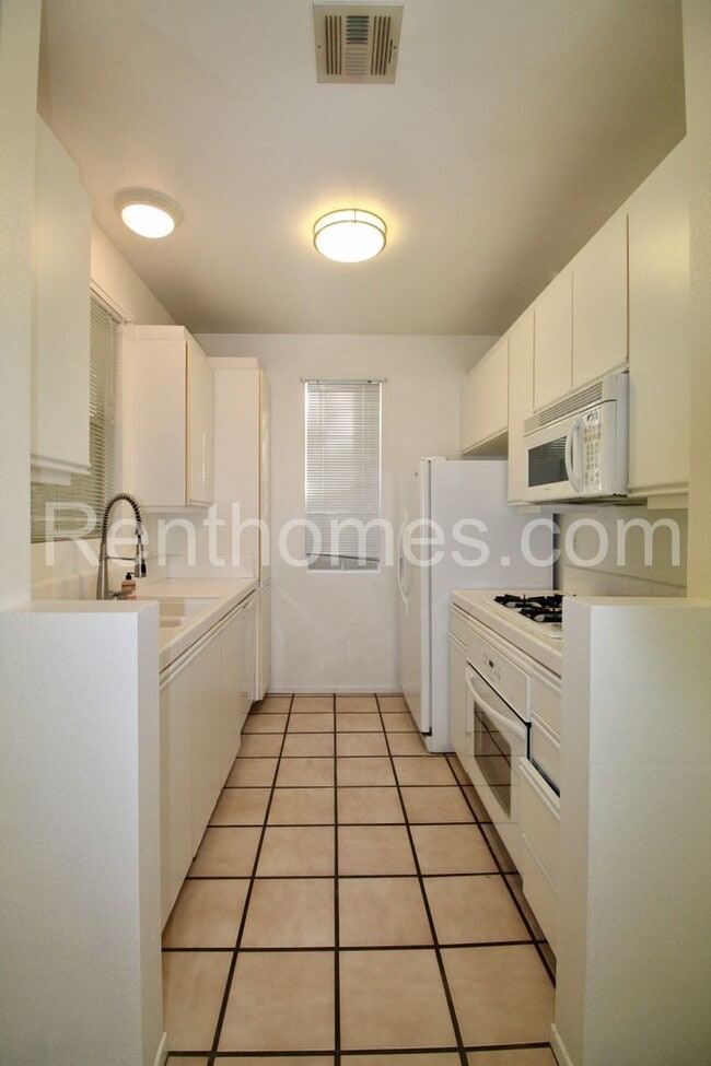 Photo - 10921 Sabre Hill Dr Unit 373