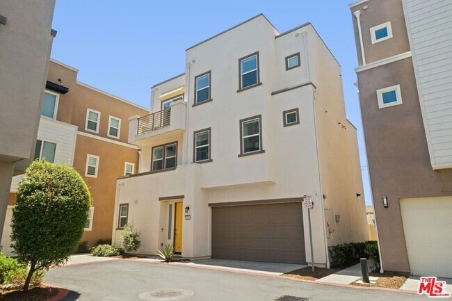 Building Photo - 549 Daniel Freeman Cir Rental
