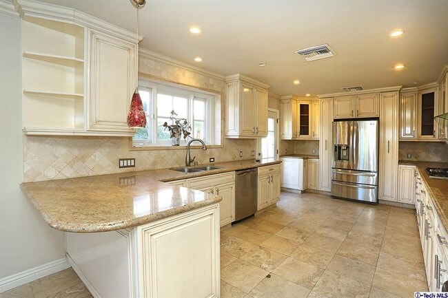 Photo - 430 N Bel Aire Dr