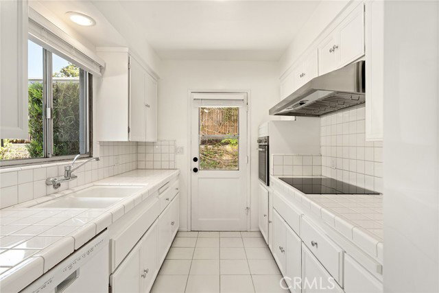 Photo - 681 S Orange Grove Blvd