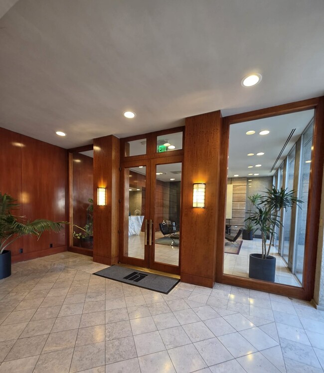 Concierge entrance - 800 W 1st St Unit 2BED 2BATH