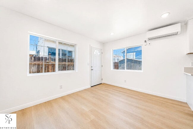 Photo - "Cozy 1-Bedroom Gem in Los Angeles – Your Perfect Urban Retreat!" Unit 3/4