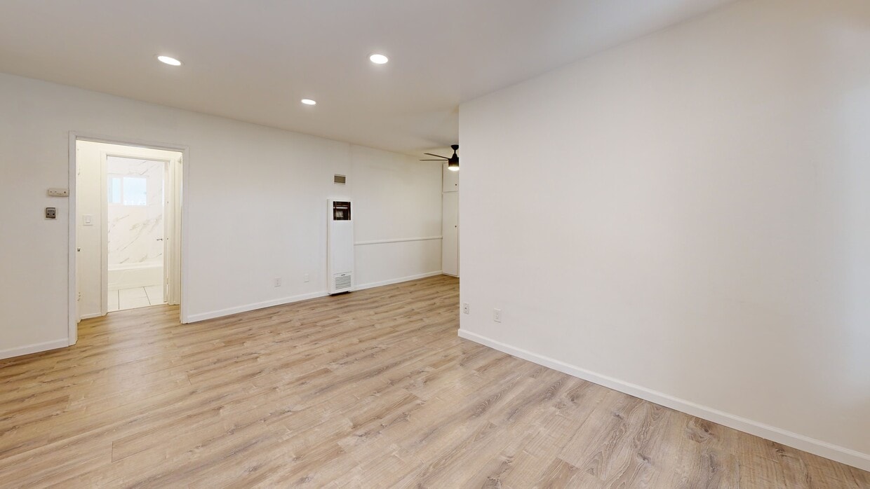 3D Tour - 7162 Hawthorn Ave