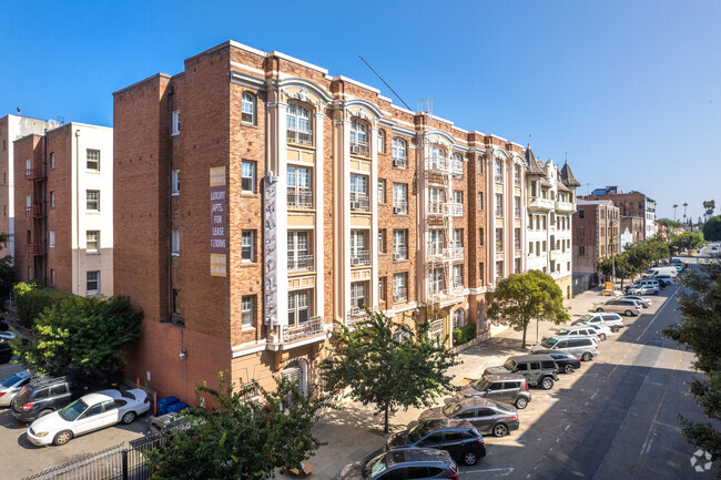 La Chalfonte Apartments...Newly Renovated ... - La Chalfonte Apartments...Newly Renovated ...