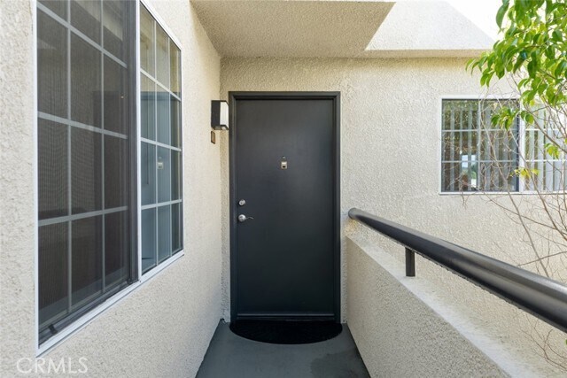 Building Photo - 5500 Owensmouth Ave Unit 331