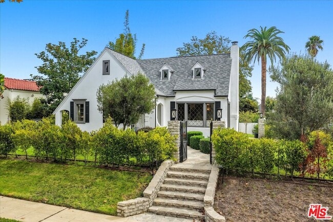 Building Photo - 1136 Burnside Ave