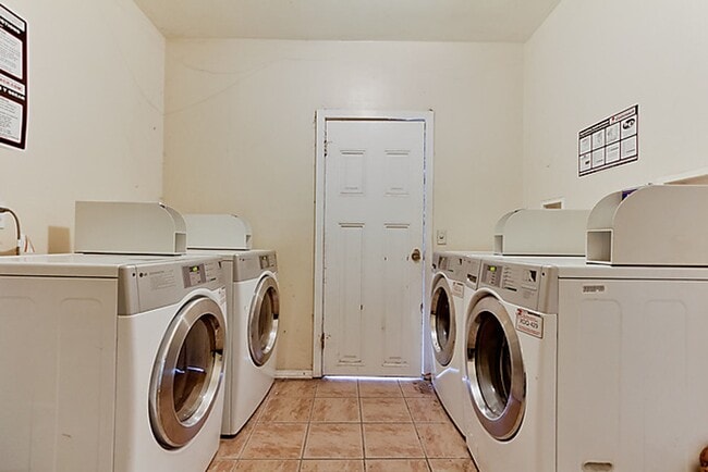 Photo - LARGE 1 BEDROOM WITH PRIVATE PATIO Unit 9