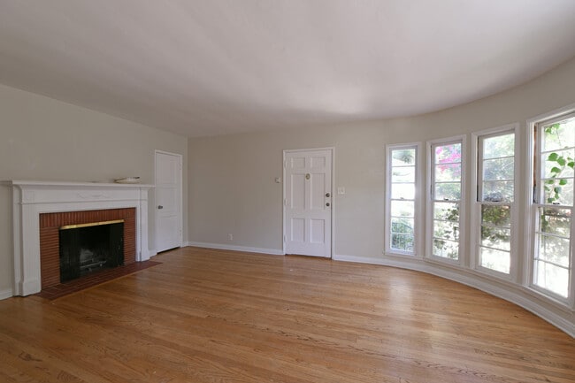 Building Photo - 11061 Ohio Ave Unit 11061OhioAv.