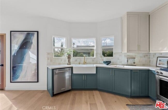 Photo - 5759 Satsuma Ave