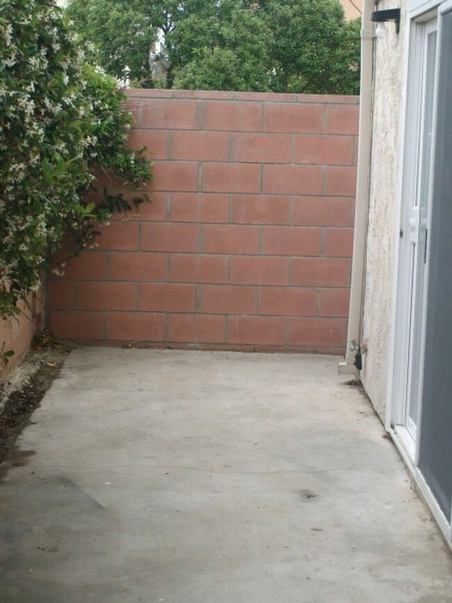 Photo - 140 Van Nuys Ave Unit 2