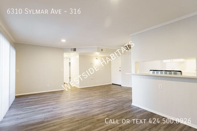 Building Photo - 6310 Sylmar Ave Unit 316