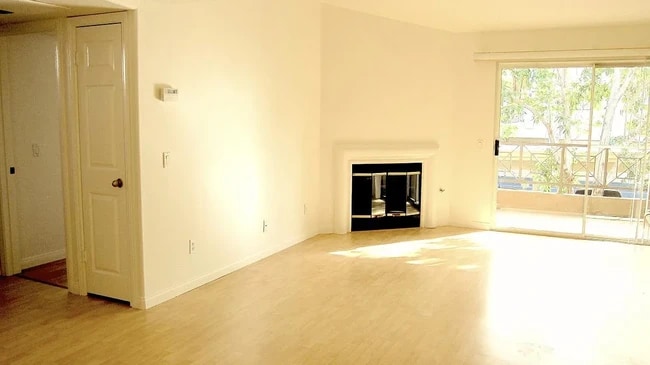 Living Room - 6971 Ballena Way Unit 6