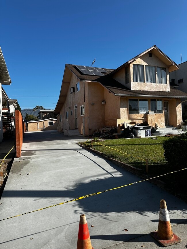 Building Photo - 349 W Lomita Ave