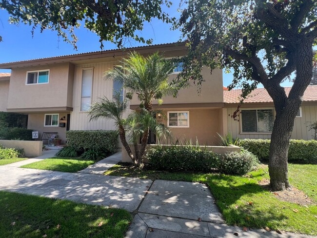 Building Photo - Charming upgraded home!