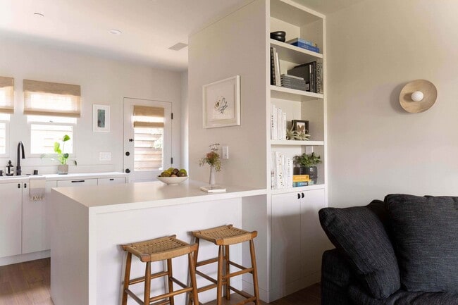 Photo - 1 Bed / 1 Bath Bungalow - 2 Blocks from the beach in Santa Monica Unit 231 Beach St.