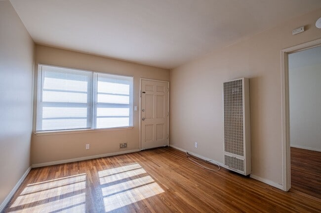 Building Photo - 1506 S Catalina Ave Unit B