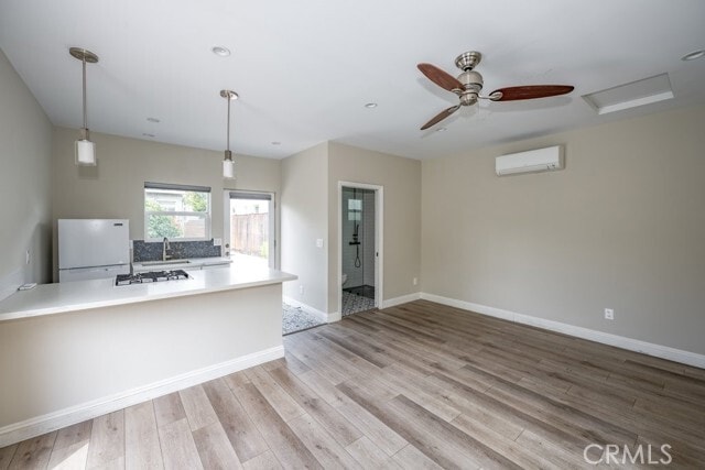 Photo - 5940 Simpson Ave