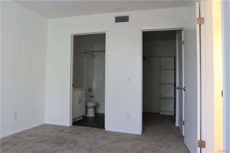 Photo - 14218 Victory Blvd Unit 105