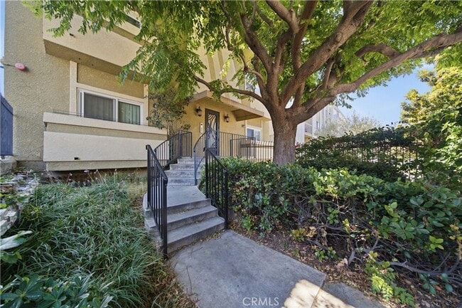 Photo - 1554 N Hobart Blvd Unit 2