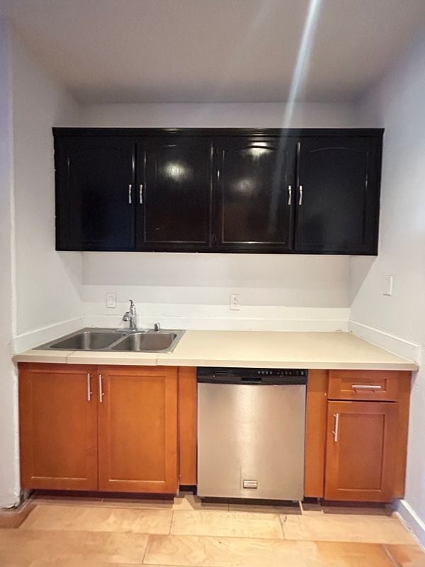 Photo - 10210 Newville Ave