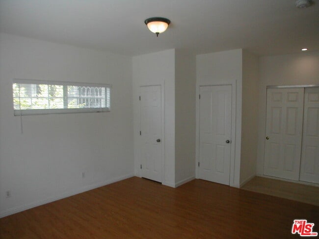 Photo - 5822 Harold Way Unit E