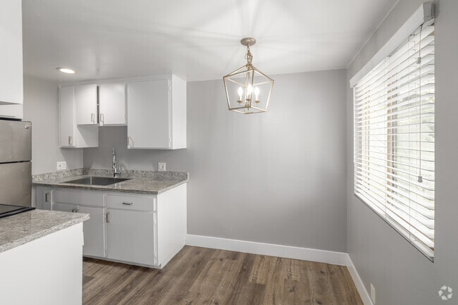 1BR, 1BA - 541SF - Dining Room - San Buena Ventura