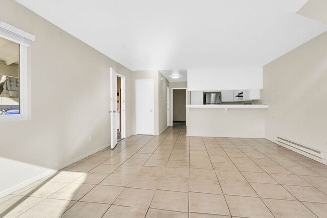 Photo - Spacious four bedroom in Prime UTC/UCSD Lo...