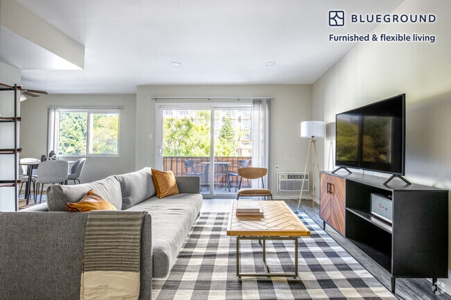 Building Photo - 311 S Doheny Dr Rental