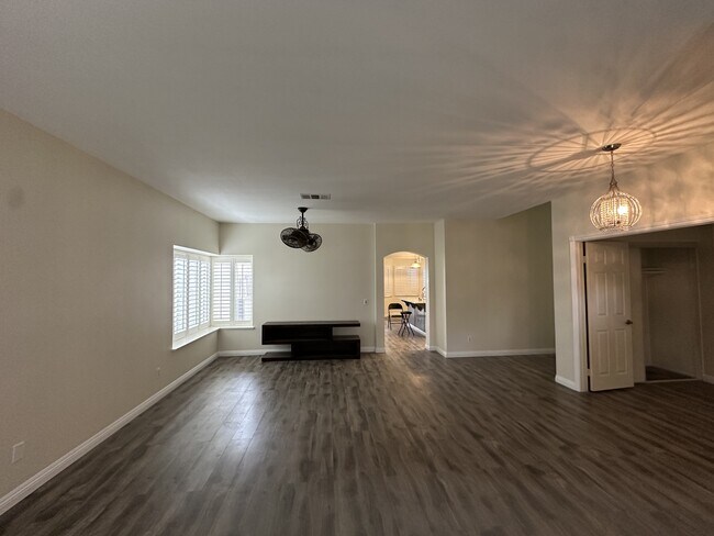 Photo - 36472 30th St E