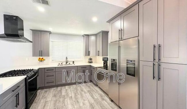 Photo - 15720 Reed Dr