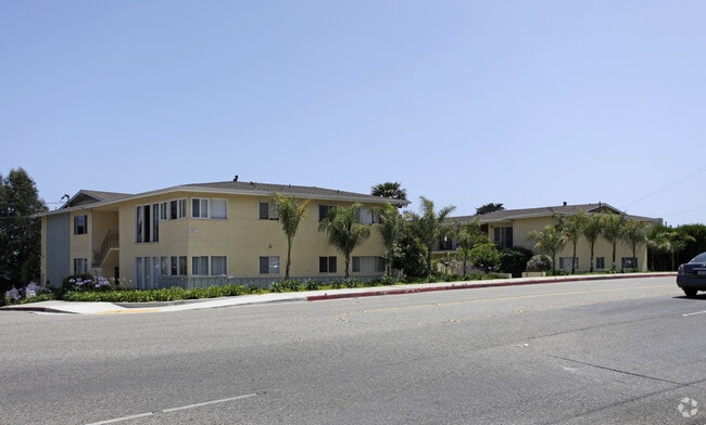 Building Photo - 1021 Cliff Dr Rental