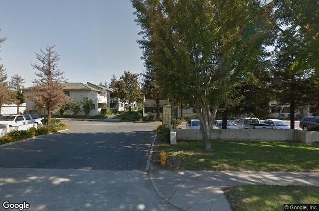 Building Photo - Great location! 2 bed 2 bath Simi Valley condo!