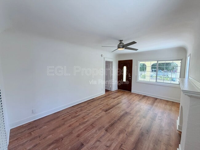 Photo - 2407 Fernleaf St