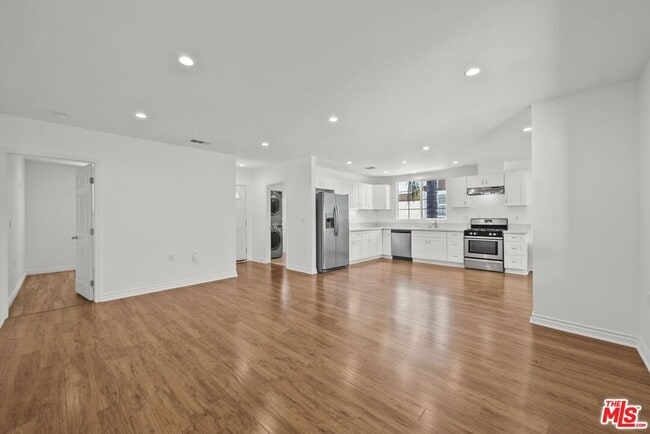 Photo - 6712 Cedros Ave