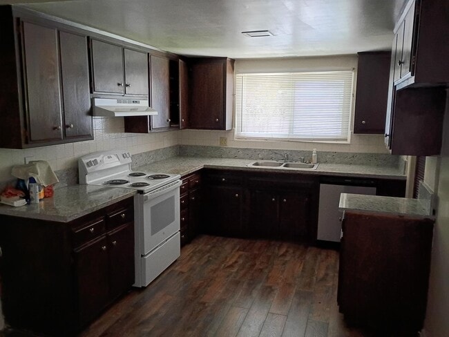 Photo - 131 W 64th Pl Unit 3