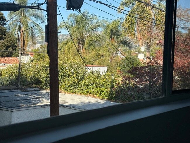 Photo - 361 N Hayworth Ave