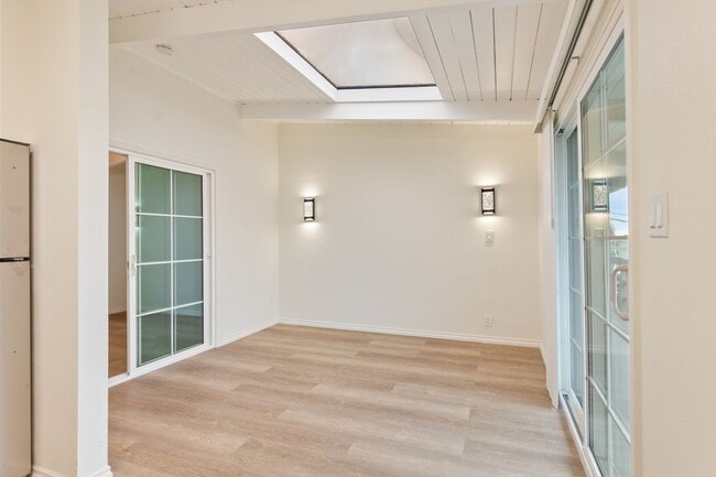 Building Photo - Catalina Apartments Unit B