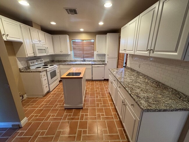 Photo - Single-Story Horse Property on 2 Acres in Canyon Country!