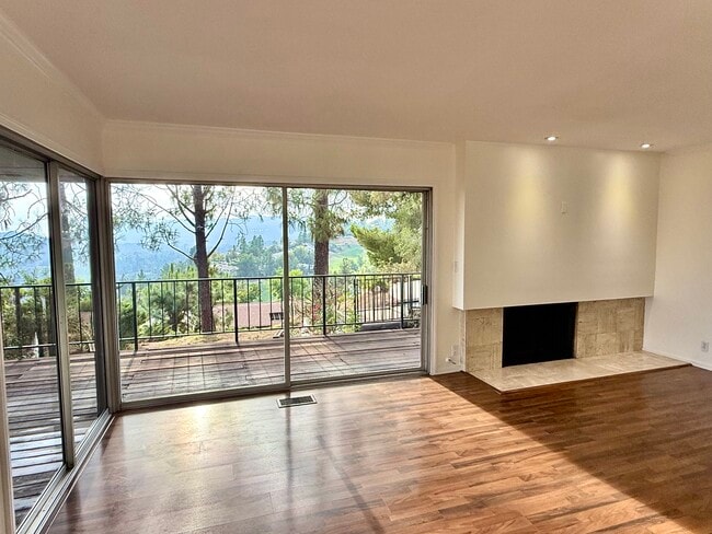 Photo - 490 Starlight Crest Dr