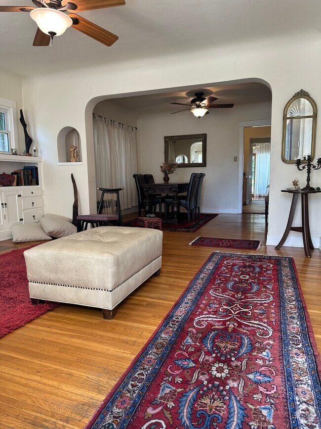 Building Photo - 4933 Aldama St Rental