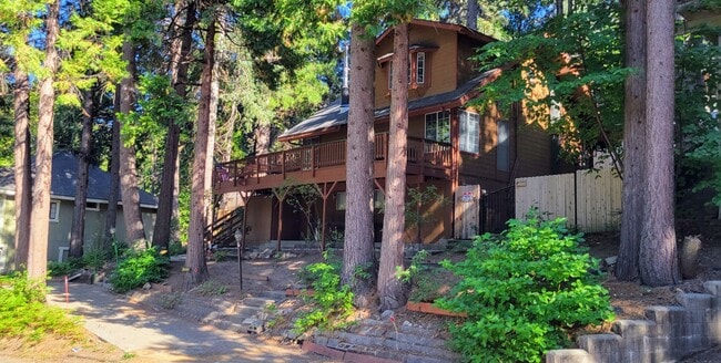 Photo - 3 bedroom, 2 bathroom in Twin Peaks
