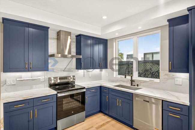 Photo - 227 N Burlington Ave